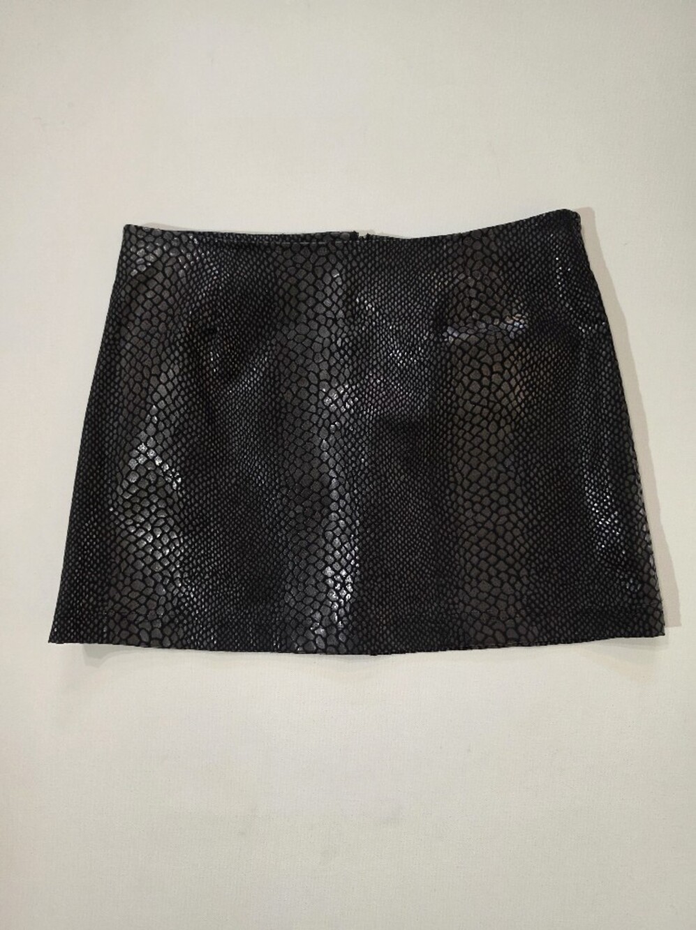 Guess Jeans Snakeskin Mini Skirt Womens 27 Glossy Black Mob Wife Indie Sleaze